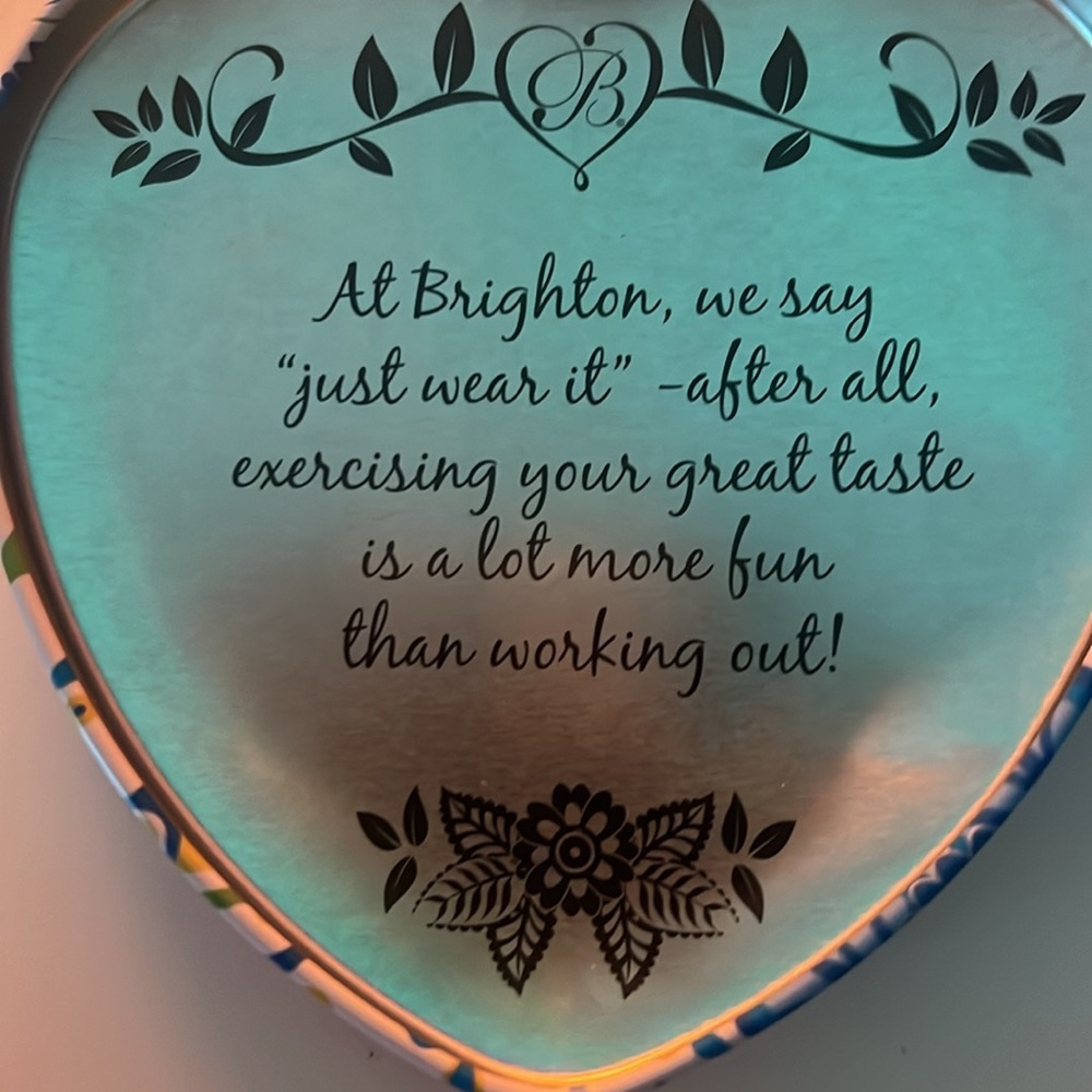 💙 Brighton Heart Necklace - Picture 7 of 8